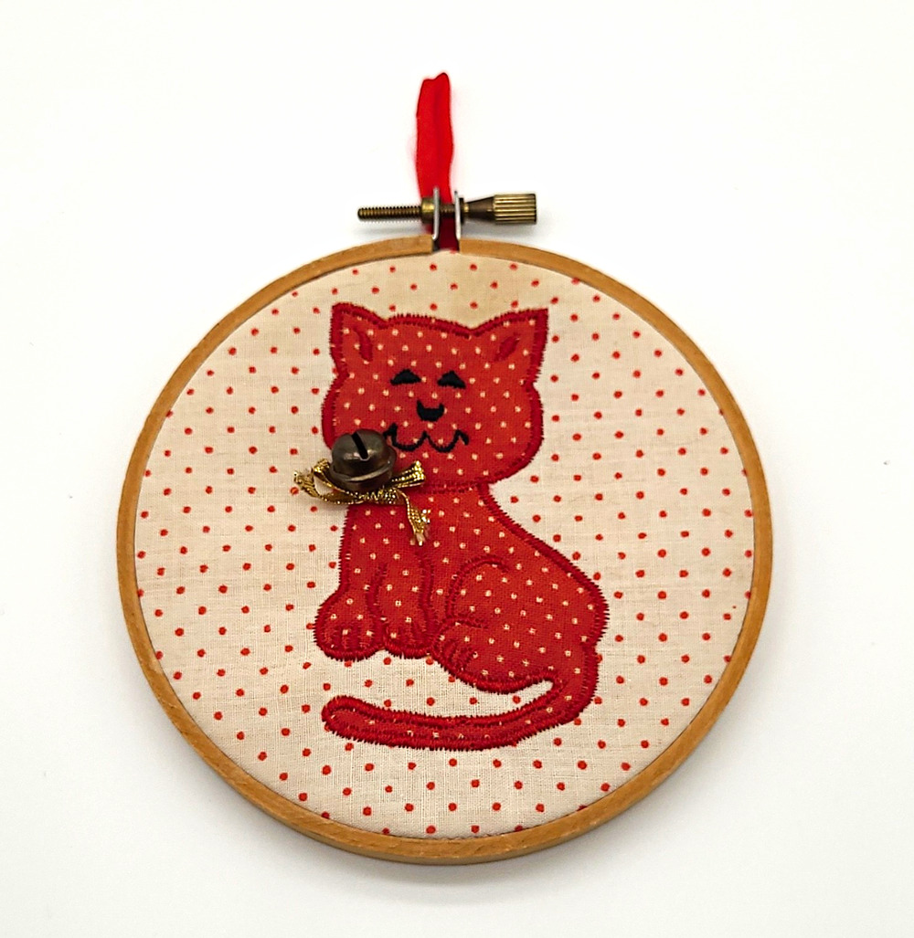 VTG Handmade Cat Embroidery Hoop Art Wall Hanging Polka Dot Fabric Bell Retro